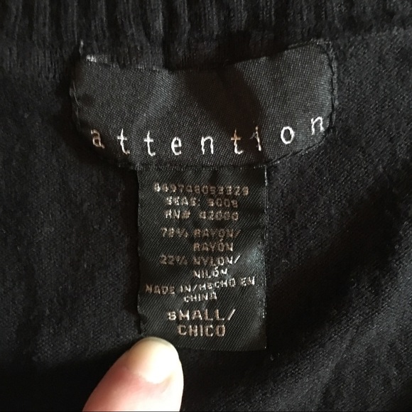 ☀️3/$10☀️ Black 3/4-sleeve sweater top - Picture 2 of 2